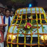 पिता की स्मृति मे एक चिकित्सा वाहन पुत्रो ने जरूरंतमंद पीड़ितो के सहायतार्थ वाहन समाज को संमर्पित किया