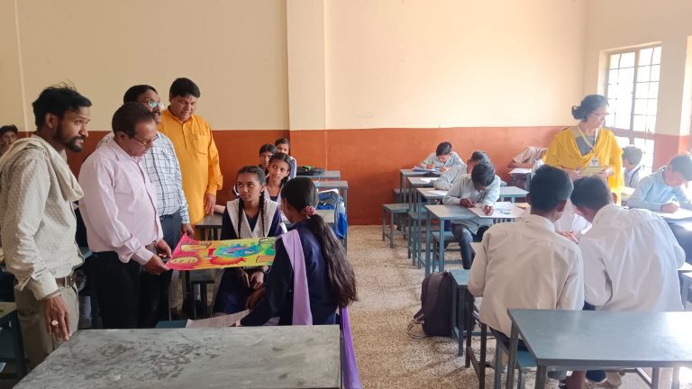 जल गंगा संवर्धन को लेकर स्कूली बच्चों की विभिन्न स्पर्धाओं का आयोजन, बच्चों ने उकेरे चित्र, निबंध लिख, भाषण देकर किया जागरूक