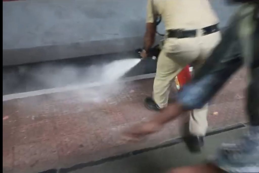 ट्रेन के चको से उठा धुंआ : घोड़ाडोंगरी में सिकंदराबाद ट्रेन रुकी आधा घंटा, यात्री घबराये