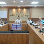 कुपोषण के प्रति संवेदनशीलता से कार्य करें, लापरवाही पर होगी सख्त कार्रवाई : कलेक्टर डॉ. सोनवणे