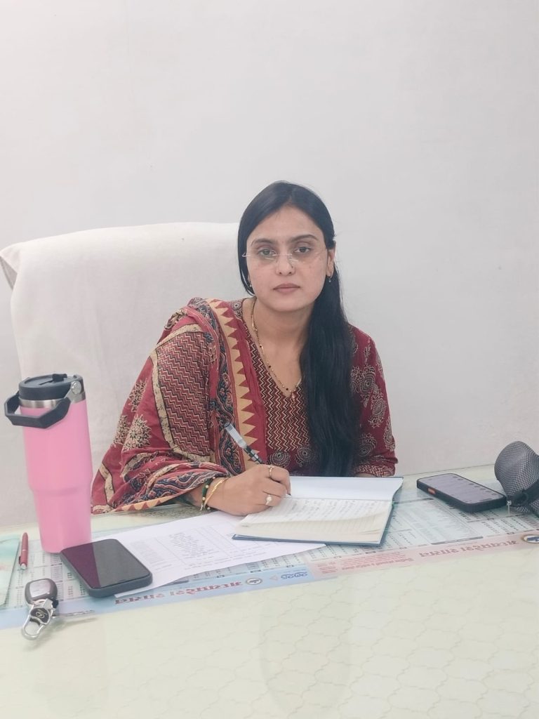 दबंग कार्यशैली के लिए जानी जाती हैं सीएमओ ज्योति सुनहरे, जनता को है उम्मीदे