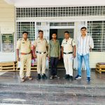 सारणी पुलिस ने हनुमान मंदिर से चाँदी का मुकूट चोरी करने वाले आरोपीयों को किया गिरफ्तार