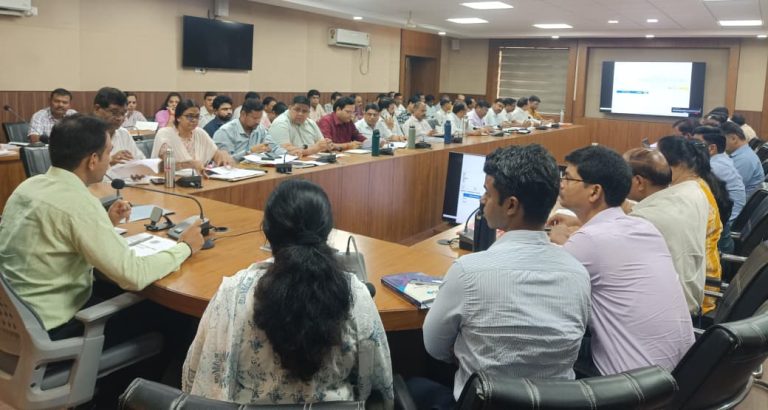 आमजन से जुड़े मामलों का संवेदनशीलता के साथ निराकरण किया जाए: कलेक्टर डॉ. सोनवणे
