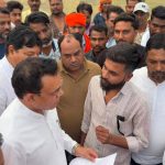 नई ईकाई निर्माण कार्य में रोजगार कि मांग को लेकर युवाओं ने विधायक योगेश पंडाग्रे को सौंपा ज्ञापन।