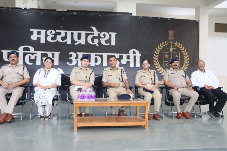 पुलिस प्रशिक्षण शाला भौंरी में 572 नव आरक्षकों के बुनियादी प्रशिक्षण सत्र का शुभारंभ