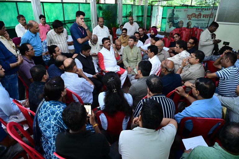 विकास प्रक्रिया में व्यापारियों के हित सुरक्षित रहना आवश्‍यक-आलोक शर्मा