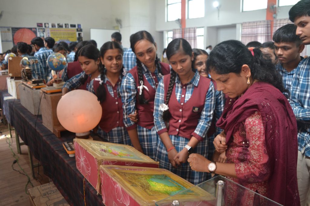 सांदीपनि विद्यालय बैतूल बाजार में नवाचारी खगोलीय मॉडल प्रशिक्षण का समापन