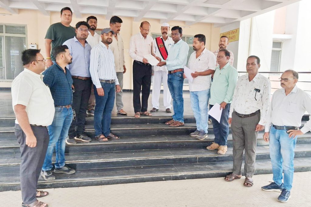 पटवारी संवर्ग का लंबित कैडर रिव्यू शीघ्र लागू कर पदोन्नति दी जाए