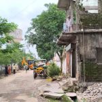 बैतूल में रिटायर्ड एआरआई के मकान पर चला बुलडोजर