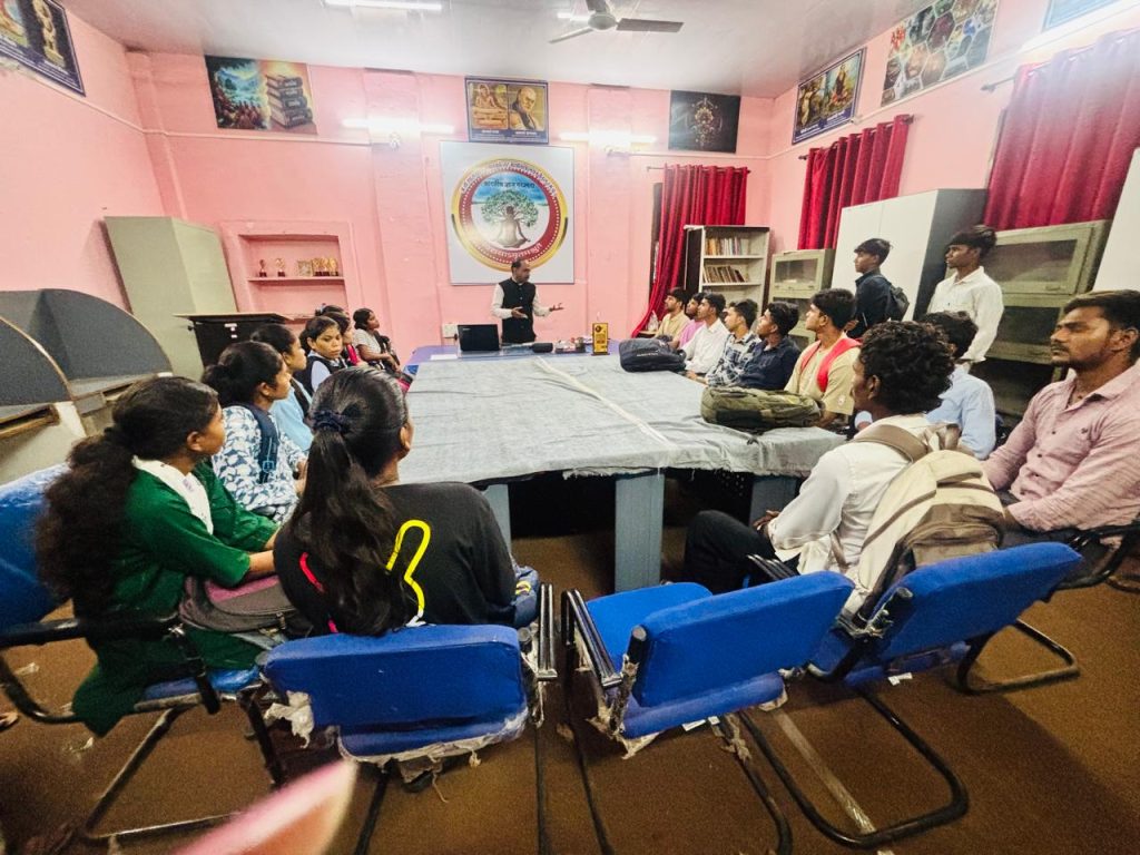 प्रवेश उत्सव ‘दीक्षारंभ-2026’ के द्वितीय दिवस विद्यार्थियों को स्वास्थ्य एवं करियर संबंधी योजनाओं की दी जानकारी