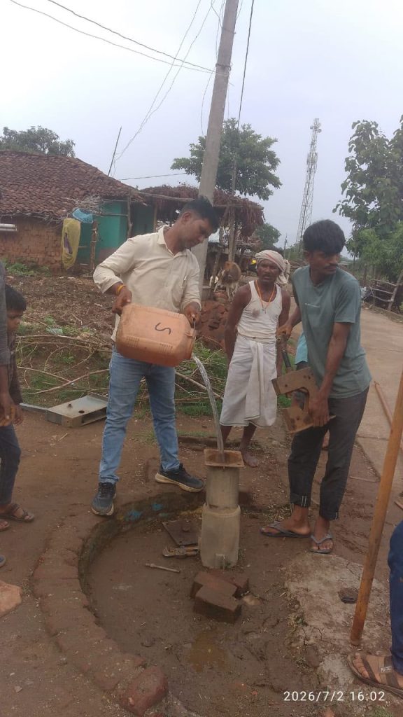 वर्षा ऋतु में सुरक्षित पेयजल के लिए हैंडपंपों तथा पेयजल स्रोतों का क्लोरीनेशन अभियान प्रारंभ